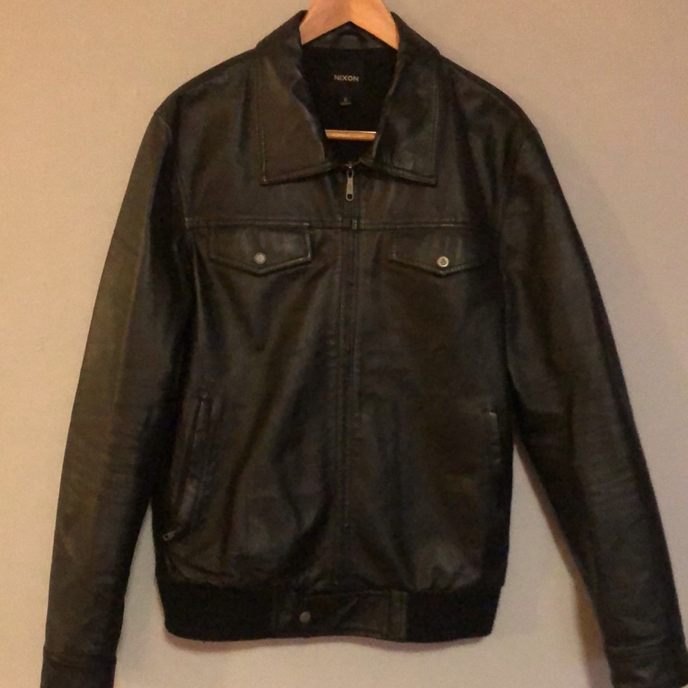 Men’s leather jacket by Nixon, size L